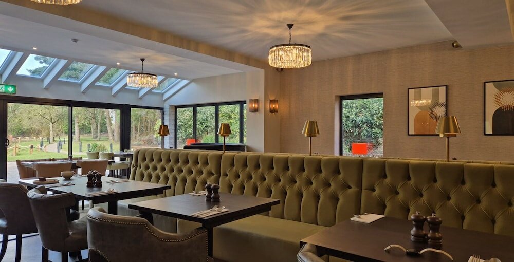 Фото The Great Hallingbury Manor Hotel