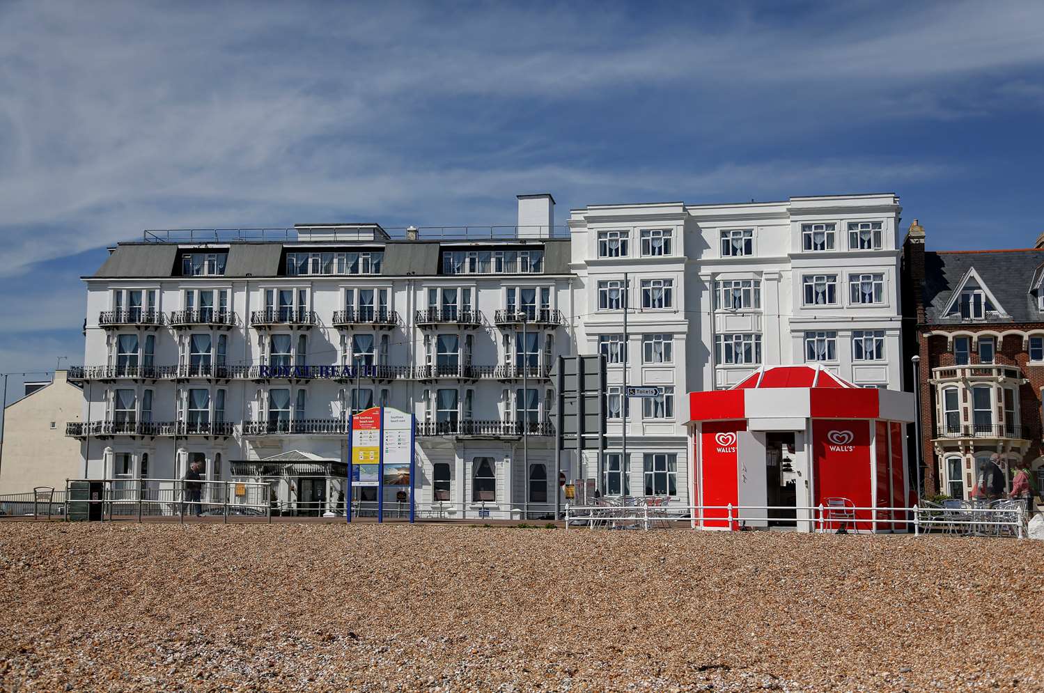 Фото The Royal Beach Hotel