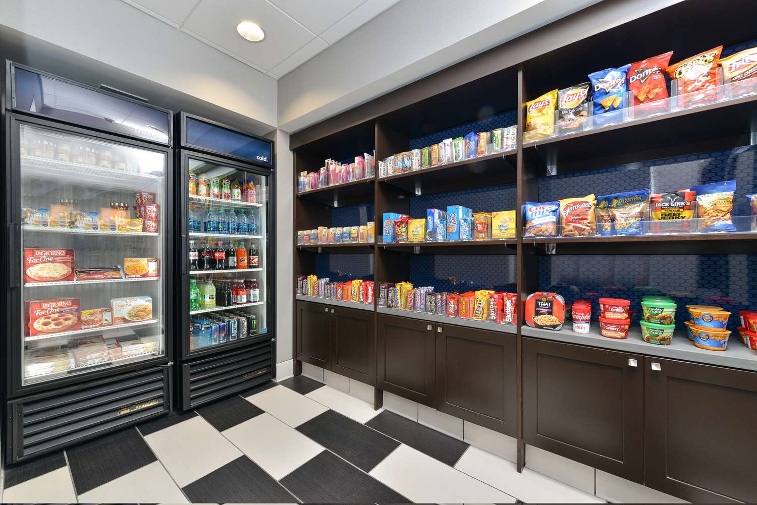 Фото Hampton Inn & Suites Des Moines Downtown