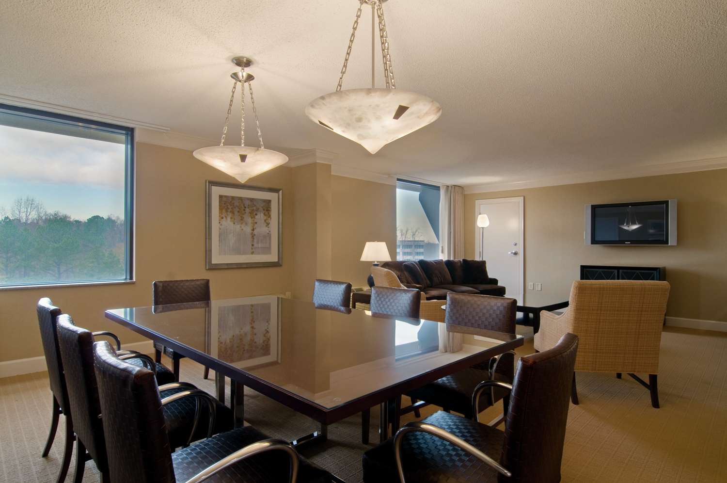 Фото Hilton Raleigh North Hills