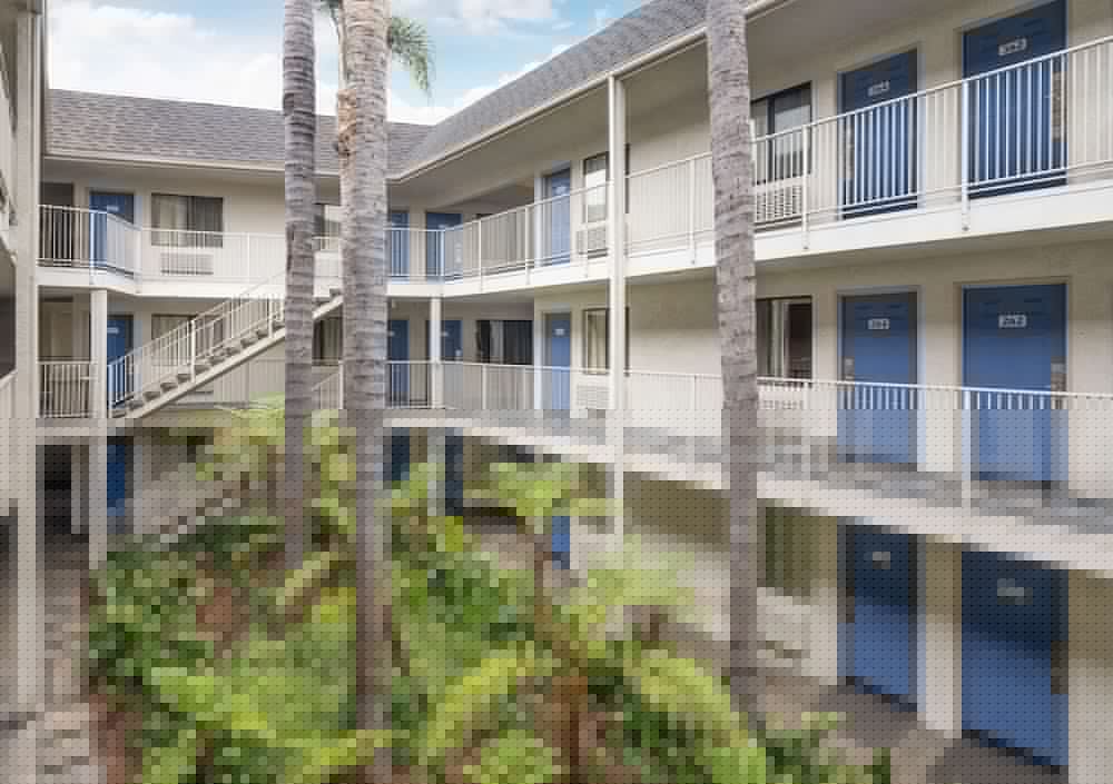 Фото Motel 6 Buena Park, Ca - Knotts Berry Farm - Disneyland