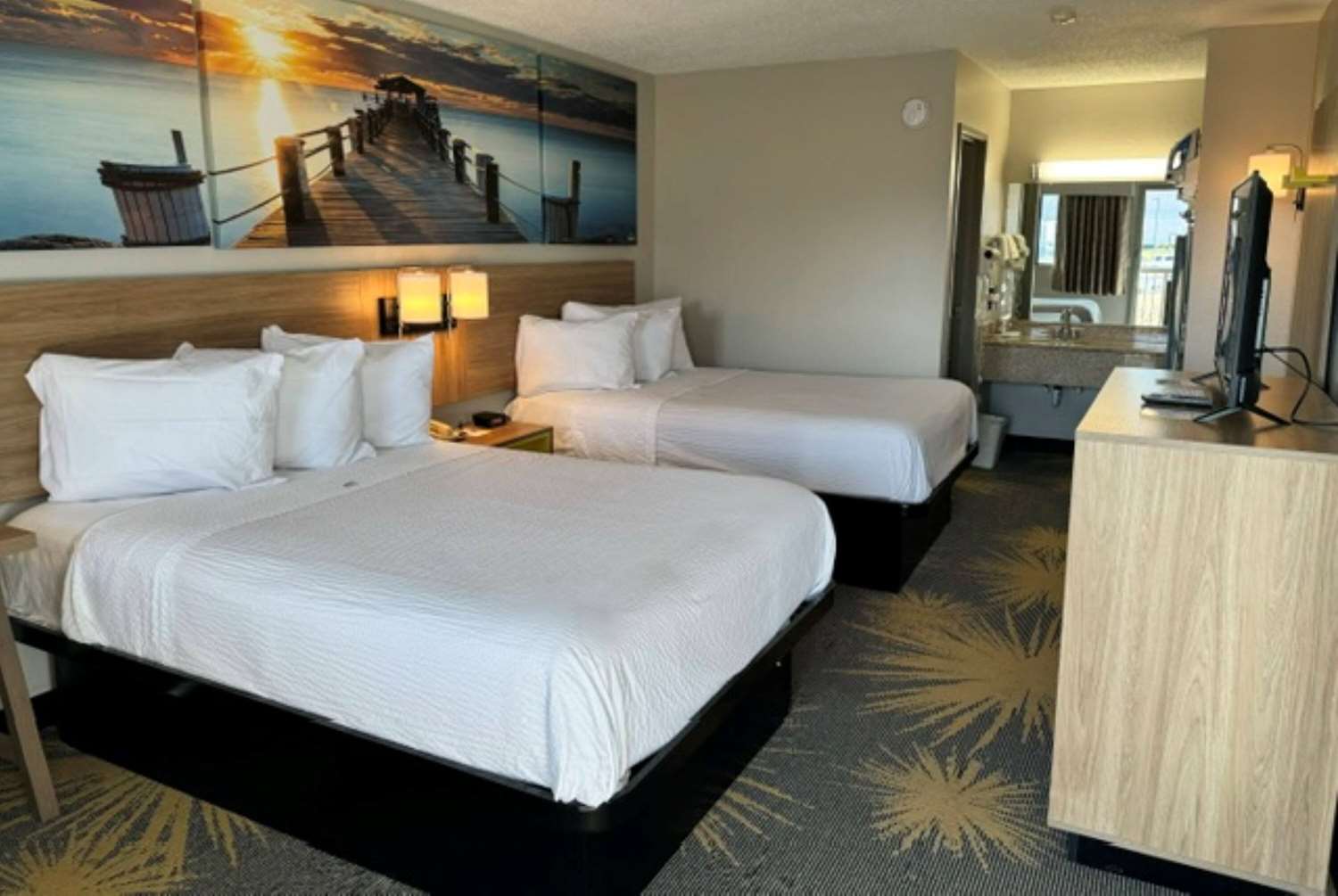 Фото Days Inn by Wyndham Cloverdale Greencastle