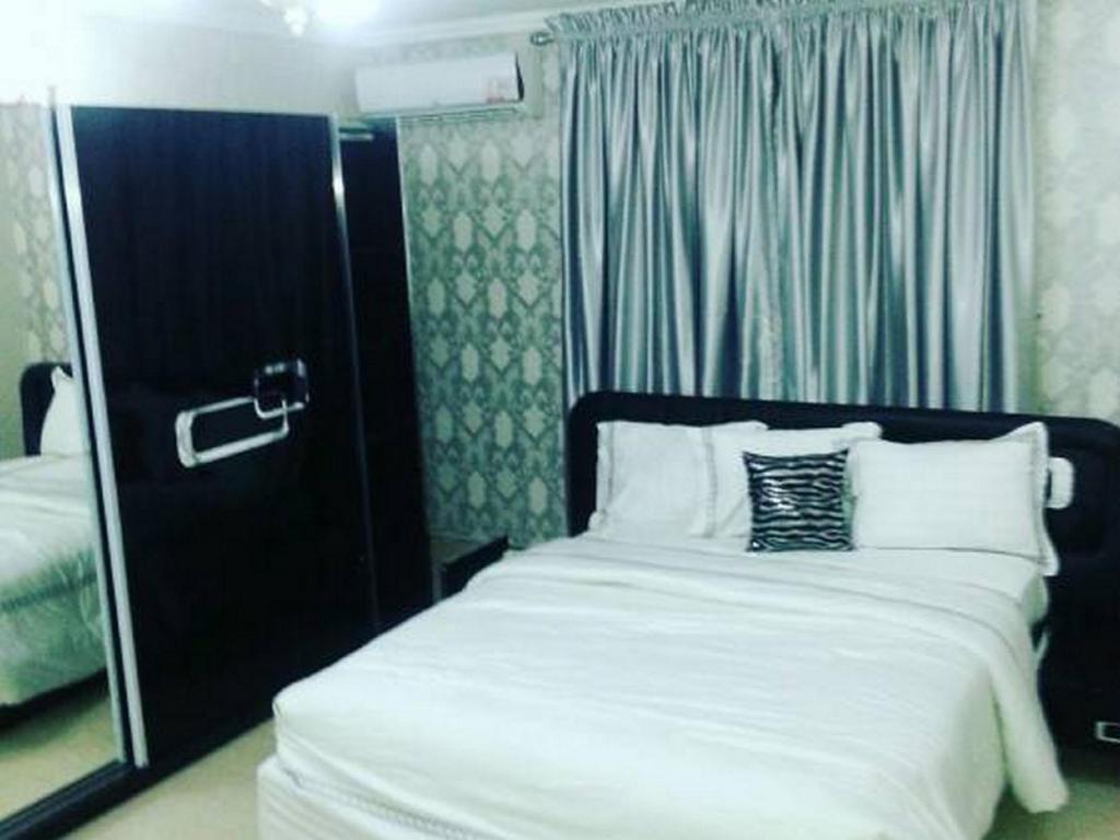 Фото Tenache Hotels