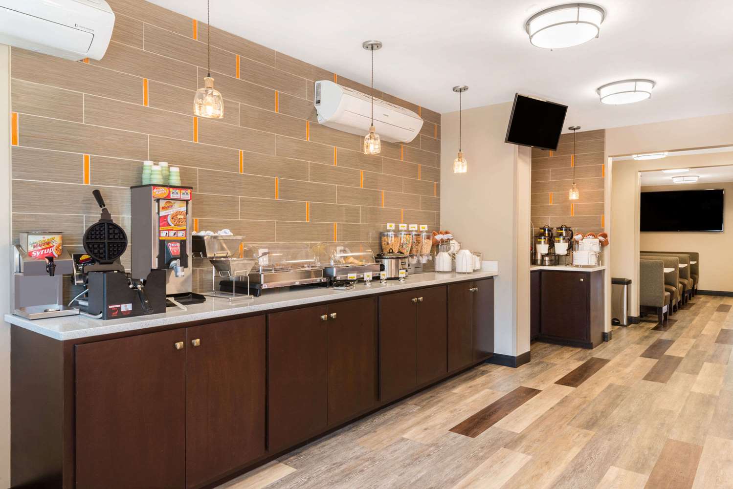 Фото Hawthorn Suites by Wyndham Louisville North