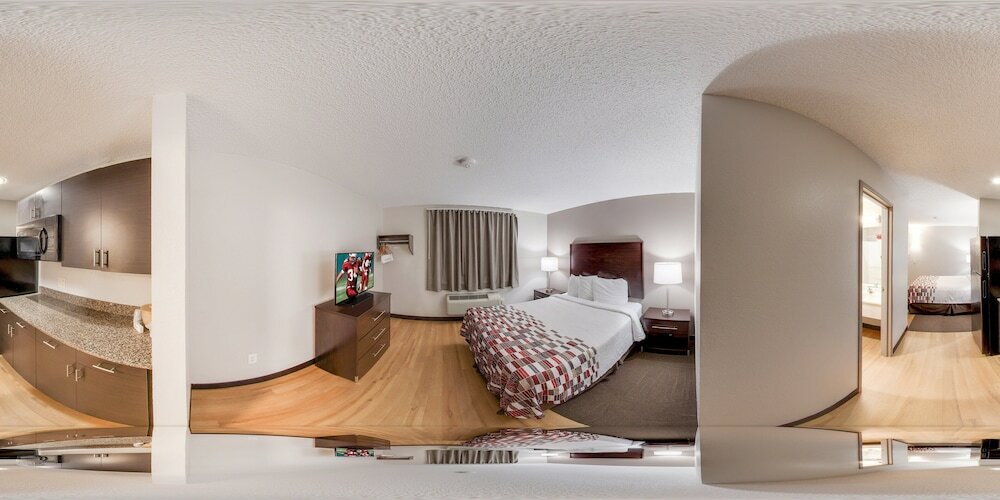 Фото Red Roof Inn & Suites Omaha - Council Bluffs