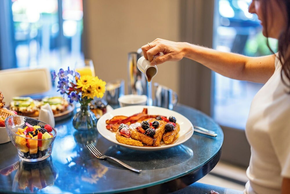 Фото Melrose Georgetown Hotel