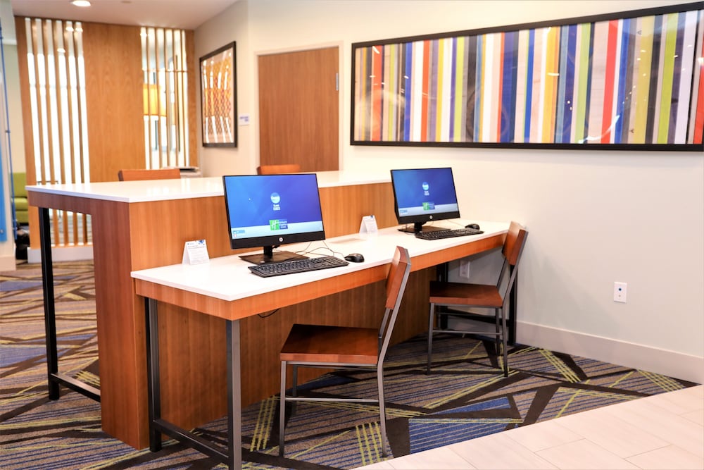 Фото Holiday Inn Express And Suites Forney, an Ihg Hotel
