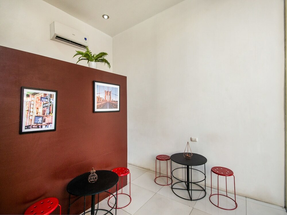Фото Oyo 443 Maria Cristina Arcade Suites