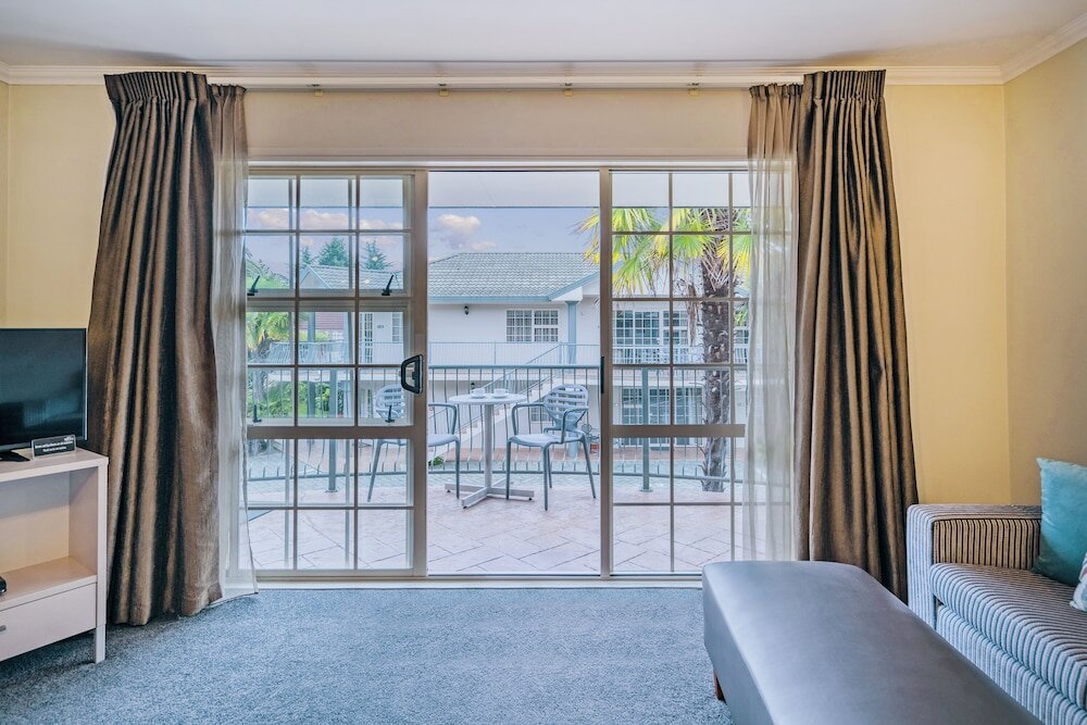 Фото Silver Fern Rotorua Suites & SPA