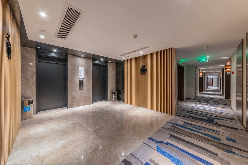 Фото Holiday Inn Express Ningbo City Center