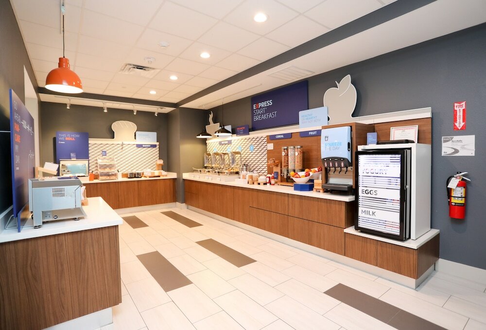 Фото Holiday Inn Express And Suites Forney, an Ihg Hotel