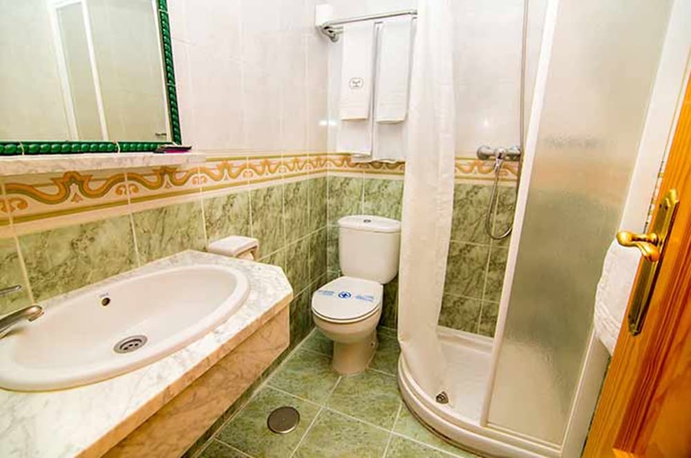 Фото Hostal Los Corchos