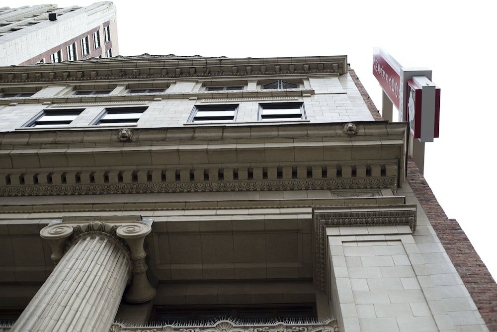 Фото Ambassador Hotel Kansas City, Autograph Collection