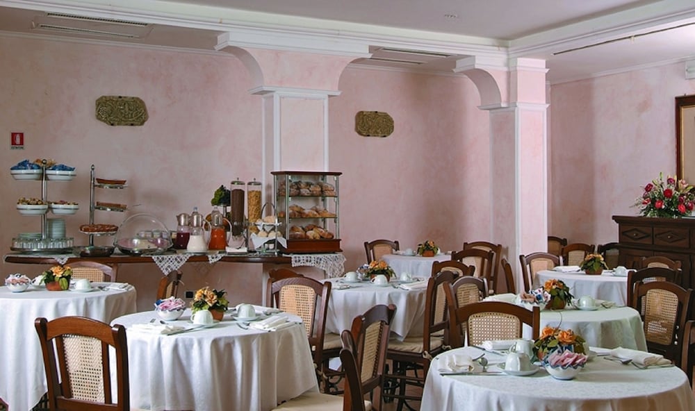 Фото Hotel Villa delle Meraviglie