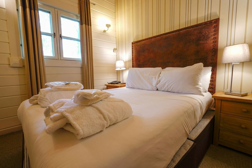 Фото Chevin Country Park Hotel & SPA