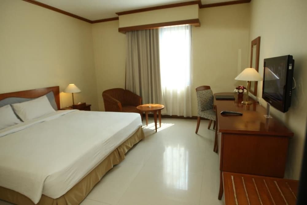 Фото Makassar Golden Hotel