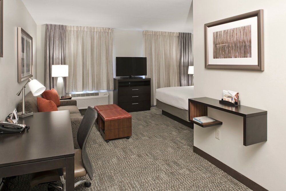 Фото Staybridge Suites Charlotte Ballantyne, an Ihg Hotel