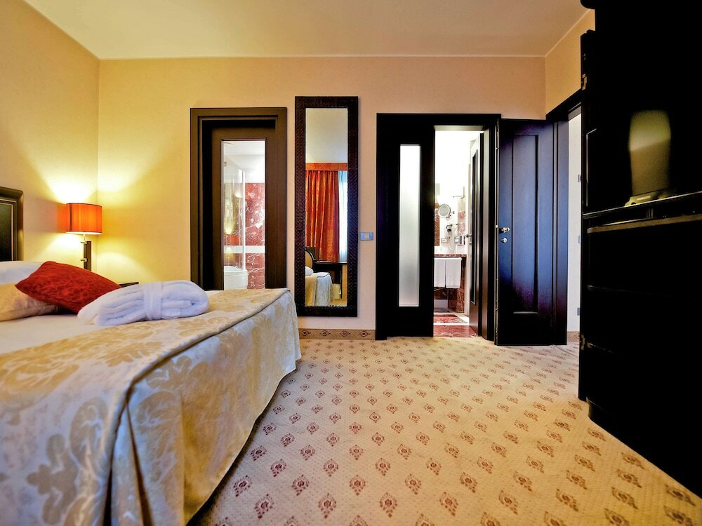 Фото Mercure Roma West