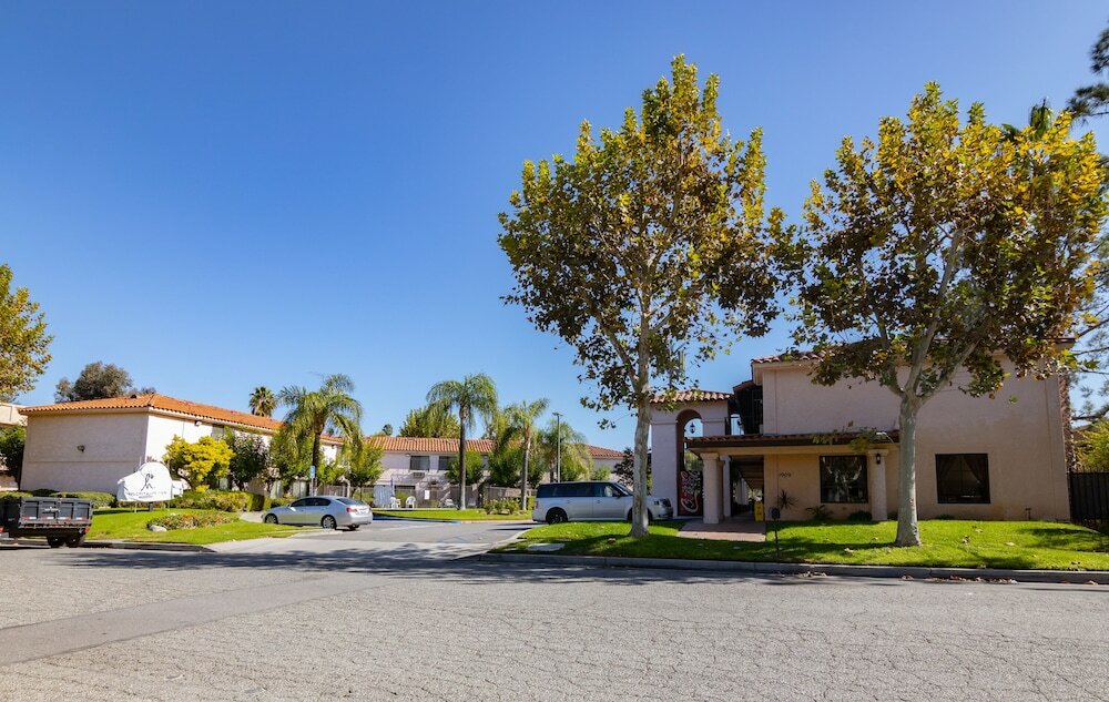 Фото Days Inn by Wyndham San Bernardino/Redlands