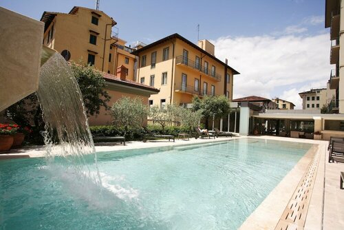 Внешний вид отеля Grand Hotel Croce di Malta Wellness & Golf в Монтекатини-Терме, фото 1