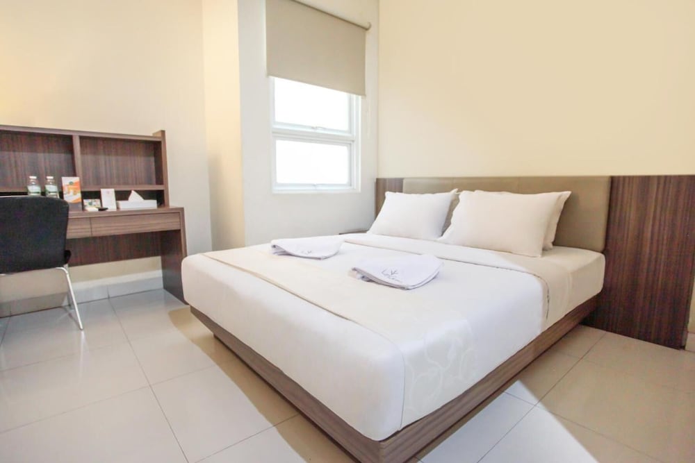 Фото LeGreen Suite Gatot Subroto