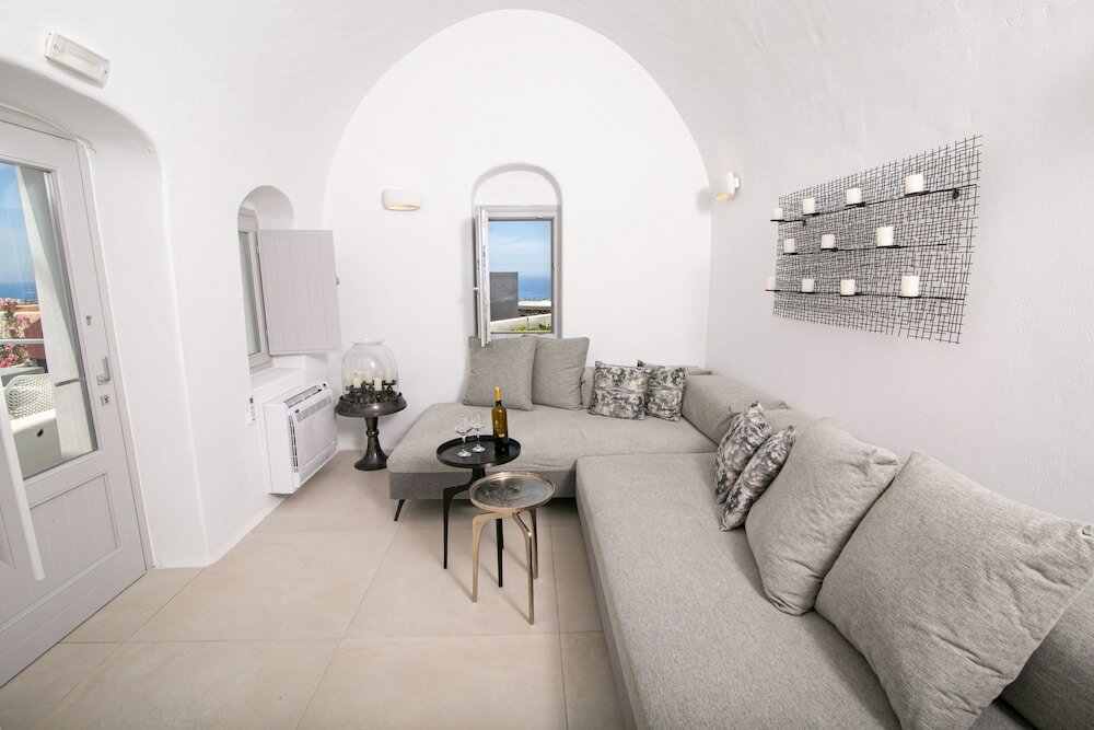 Фото Elysian Santorini