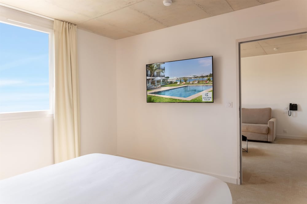 Фото Golden Tulip Martigues Provence