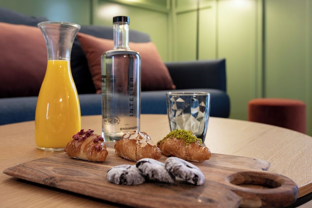 Фото Intelier Rosa