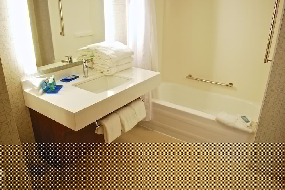 Фото Holiday Inn Express Vancouver Airport Richmond