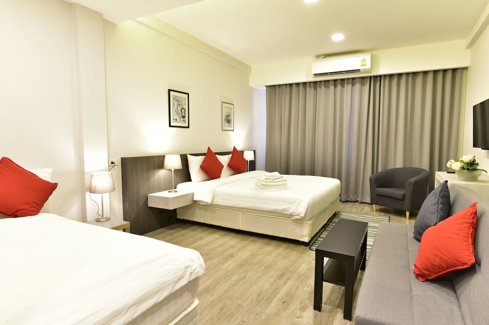 Фото отеля 2