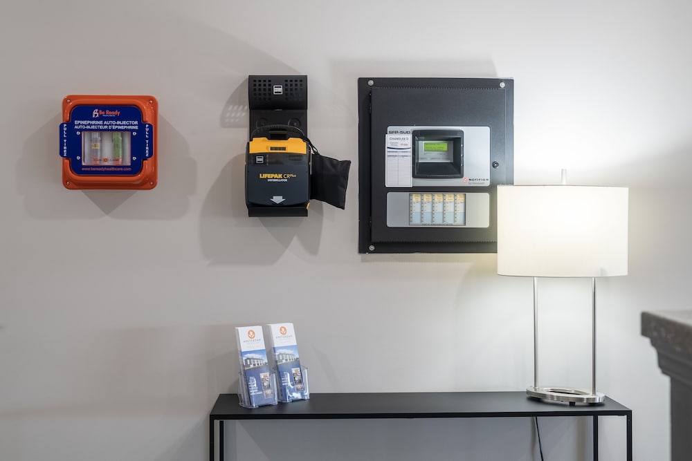 Фото Amsterdam Inn & Suites Moncton