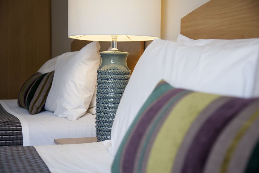 Фото Greenlane Manor Motel