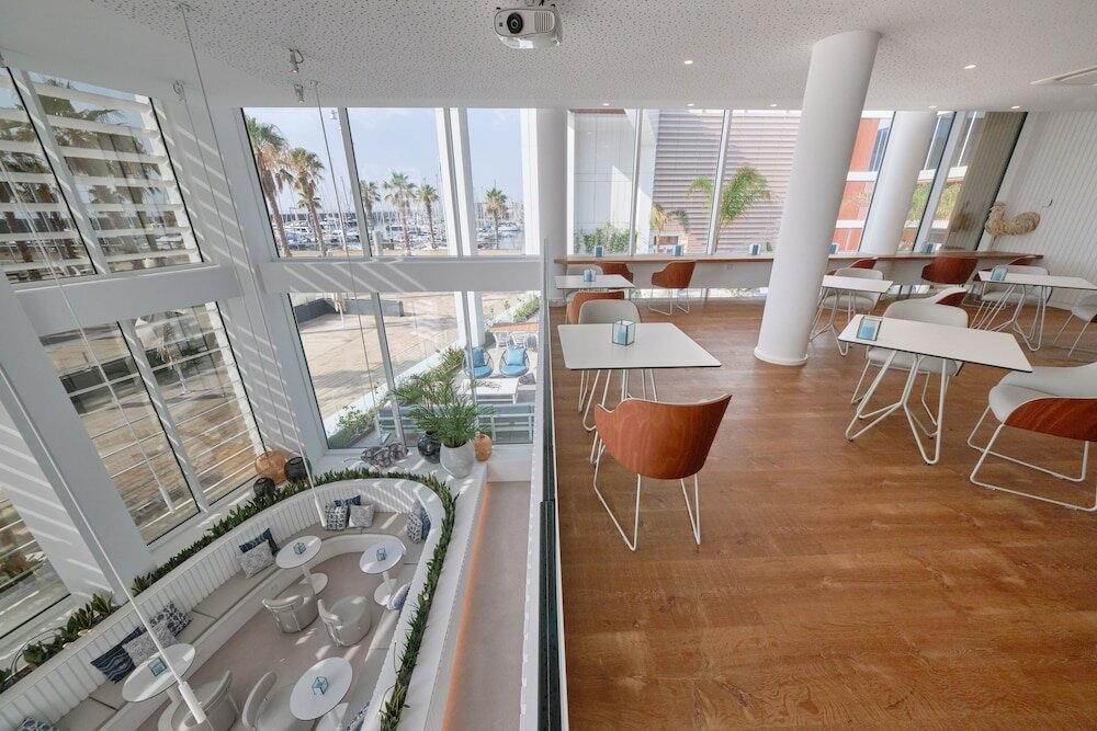 Фото Hotel Marina Badalona