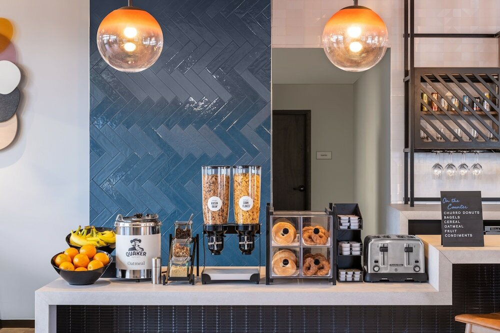 Фото Atwell Suites Denver Airport Tower Road, an Ihg Hotel