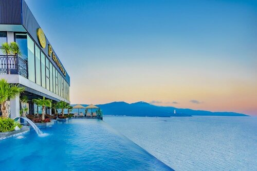 Гостиница Peninsula Hotel Danang в Дананге