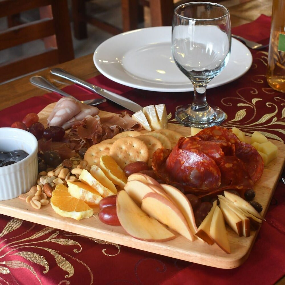 Фото Jade Hotel & Suites