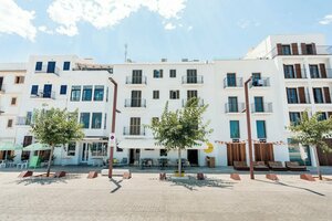 Гостиница Ryans La Marina