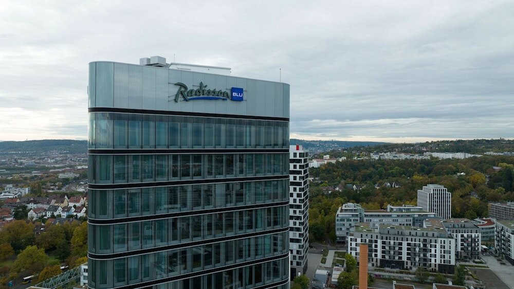 Фото Radisson Blu Hotel At Porsche Design Tower Stuttgart