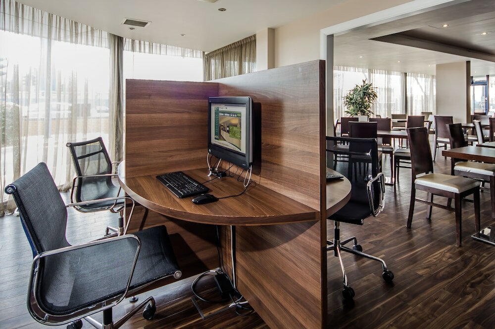 Фото Holiday Inn Express London-Royal Docks, Docklands, an Ihg Hotel