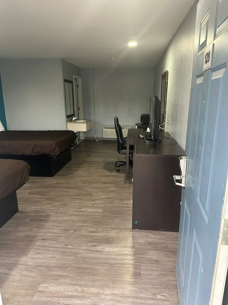 Фото Americas Best Value Inn Albany East Greenbush