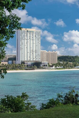 Гостиница Dusit Thani Guam Resort в Гуаме