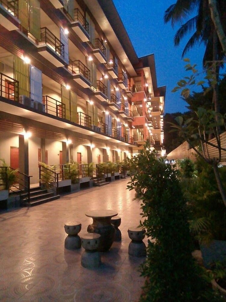 Фото отеля 2