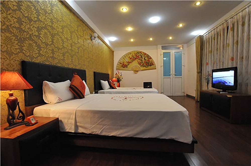 Фото Urban Alley Hotel