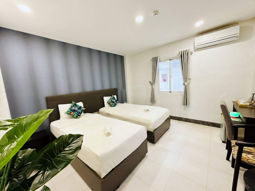 Фото Holiday Hotel