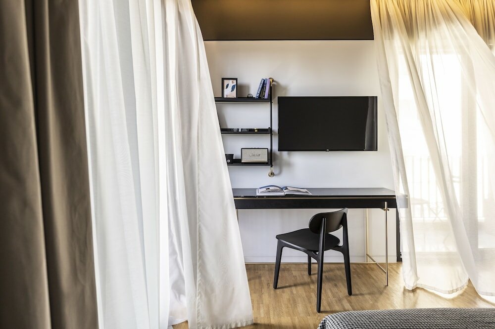 Фото The Modernist Athens