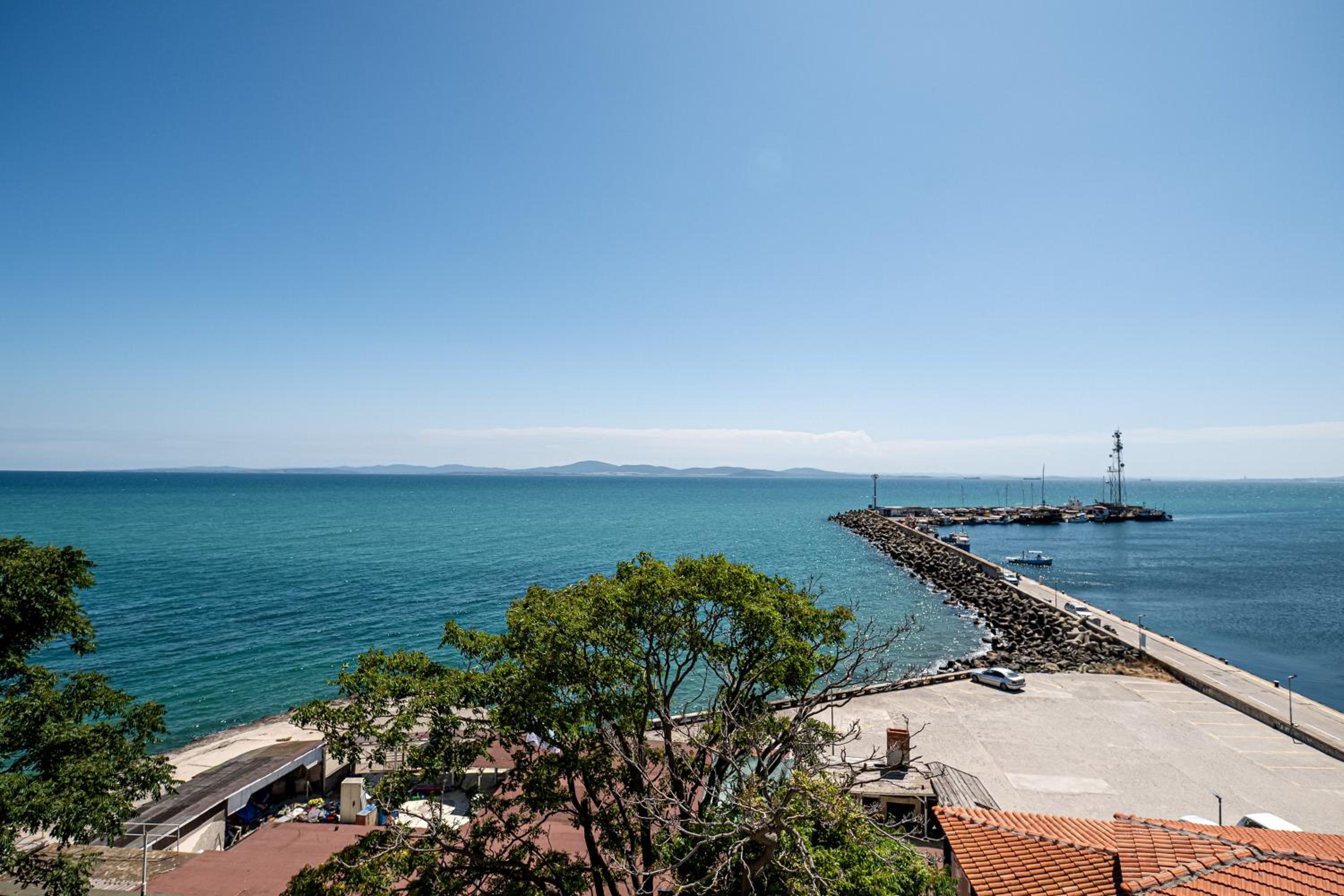 Фото Paros Hotel Pomirie Bulgaria