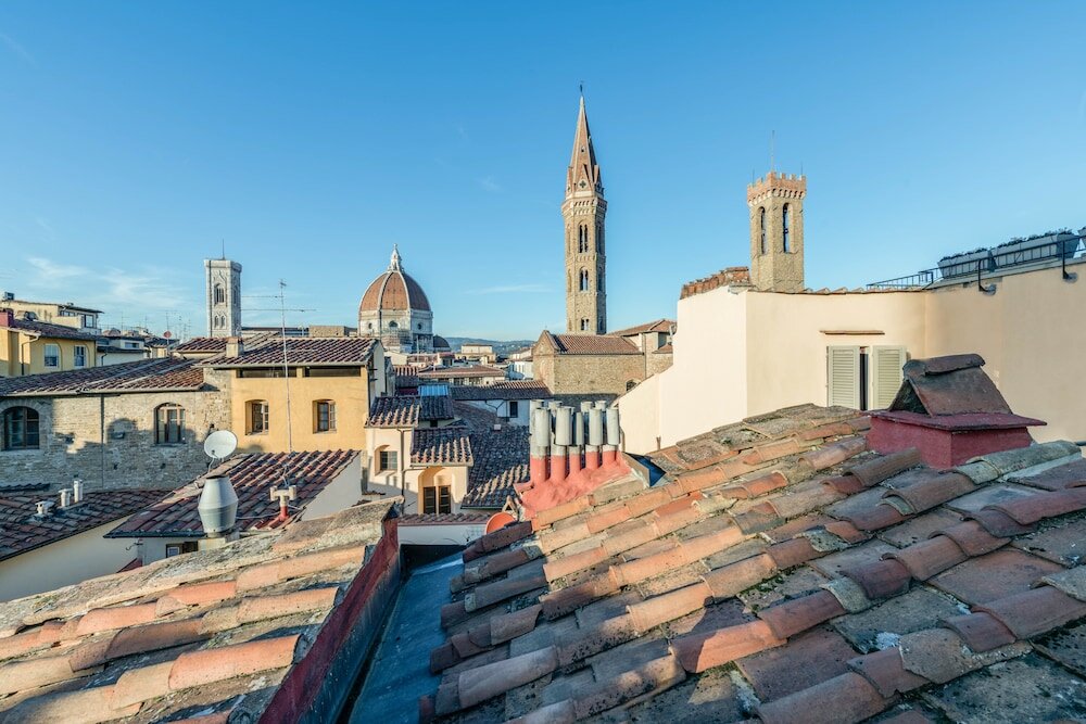 Фото In Piazza della Signoria - Residenza d'Epoca
