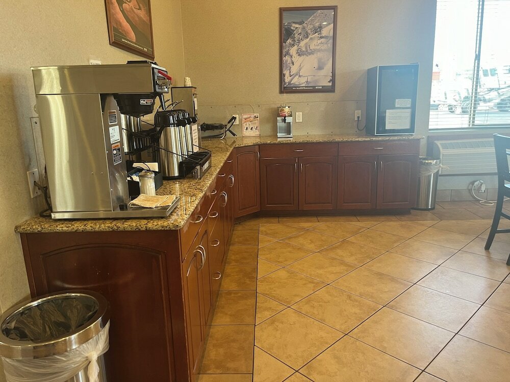 Фото National 9 Price