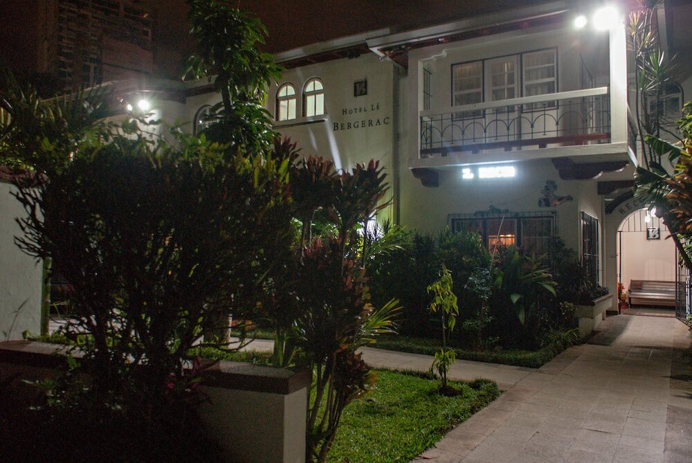 Фото Hotel Le Bergerac