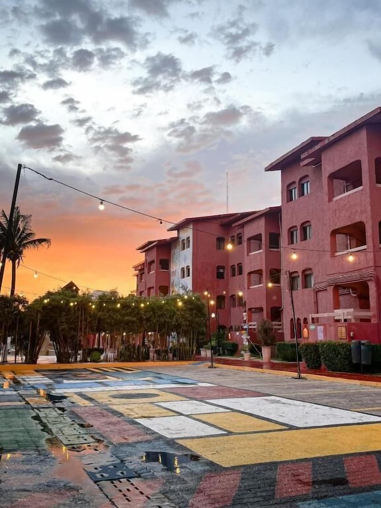 Фото Nílu Cancún Zona Hotelera by Selina